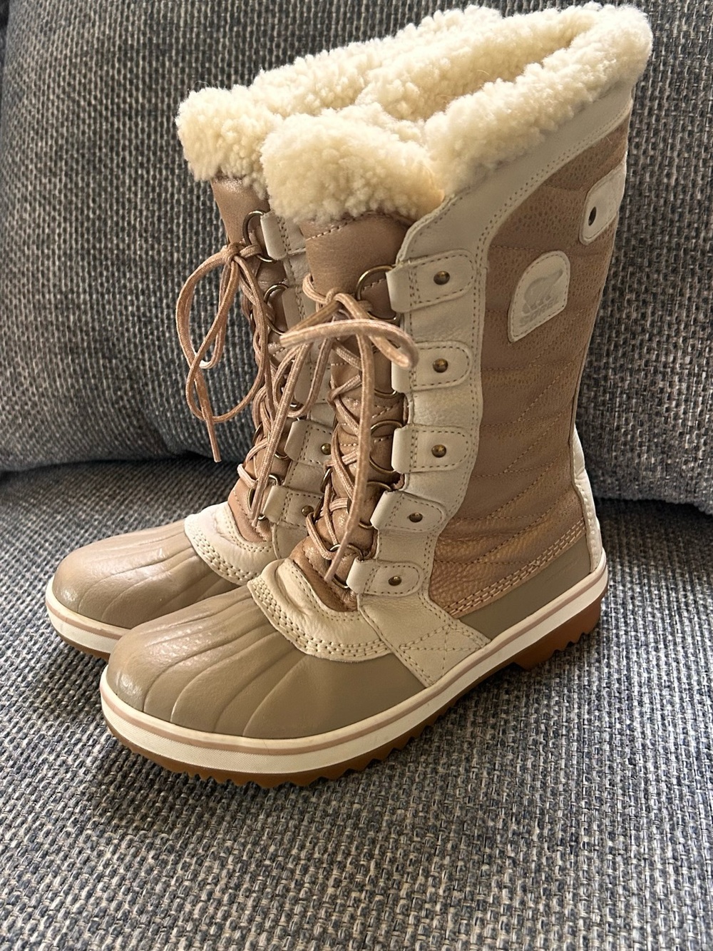 Sorel Tofino II Luxe Natural Tan Boots Womens Size 8 New without box beautiful